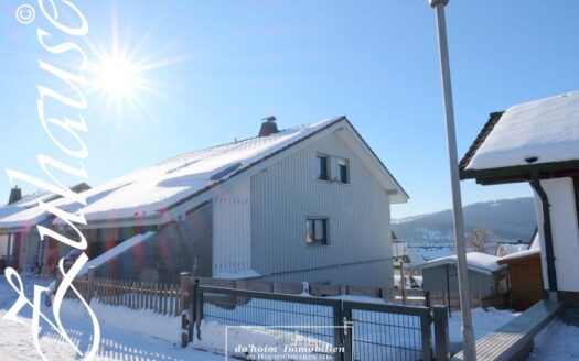 Casa unifamiliar con apartamento en Schluchsee con vista al lago