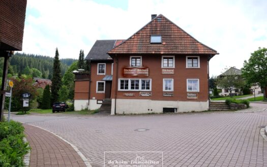 Wohn- und Geschäftshaus im Zentrum von Feldberg-Altglashütten