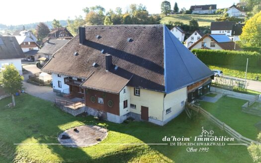 Doppelhof-Teil  mit Tenne, Hobby-Stall & Werkstätten