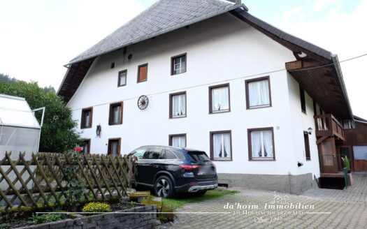 Doppelhof-Teil  mit Tenne, Hobby-Stall & Werkstätten