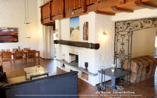 Maison de campagne avec potentiel et appartement de vacances à Feldberg