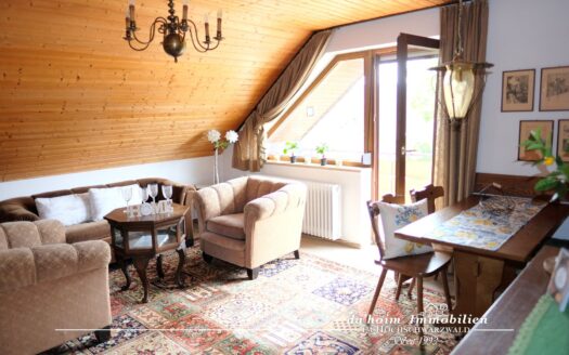 Heimatwinkel – 3-Zi. Dachgeschosswohnung mit Balkon